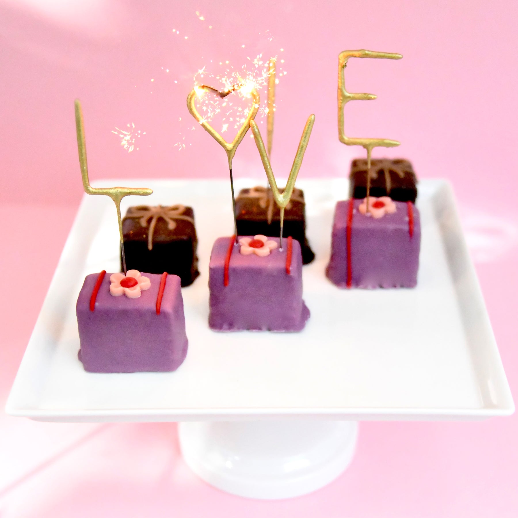 Sparkler Card LOVE is in the Air 4"